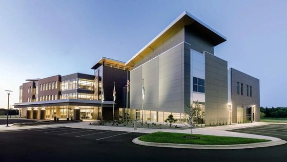 โรงงานอุตสาหกรรม โครงสร้างเหล็ก Preengineered ห้องประกอบการ ห้องเก็บของ Hangar Shed อาคาร Carport