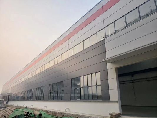 อาคารกราฟเหล็กเรือนหลายชั้น สําหรับโรงเรียน / โรงแรม / คอนโด