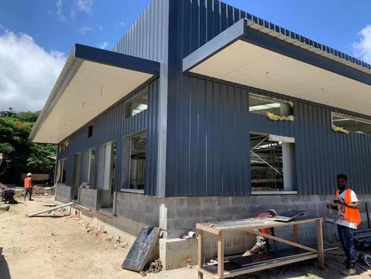 โครงสร้างเหล็ก Prefabricated Multi-floor Overhead Crane อาคารที่มี Canopy ด้วย Mezzanine ตัวอย่างการปรับแต่ง