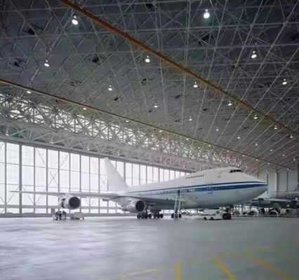 อาคารโครงสร้างเหล็กที่ปรับแต่งทันสมัย โรงงานโกดัง Prefab โรงงานโรงแรมเครื่องบิน สํานักงาน
