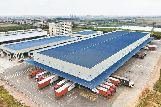 Q355 อาคารโกดัง Prefab Steel สําหรับศูนย์ logistics